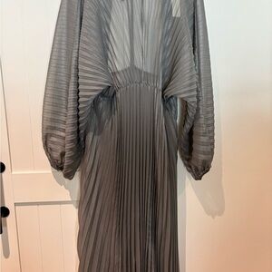 Elegant Gray Pleated Dress